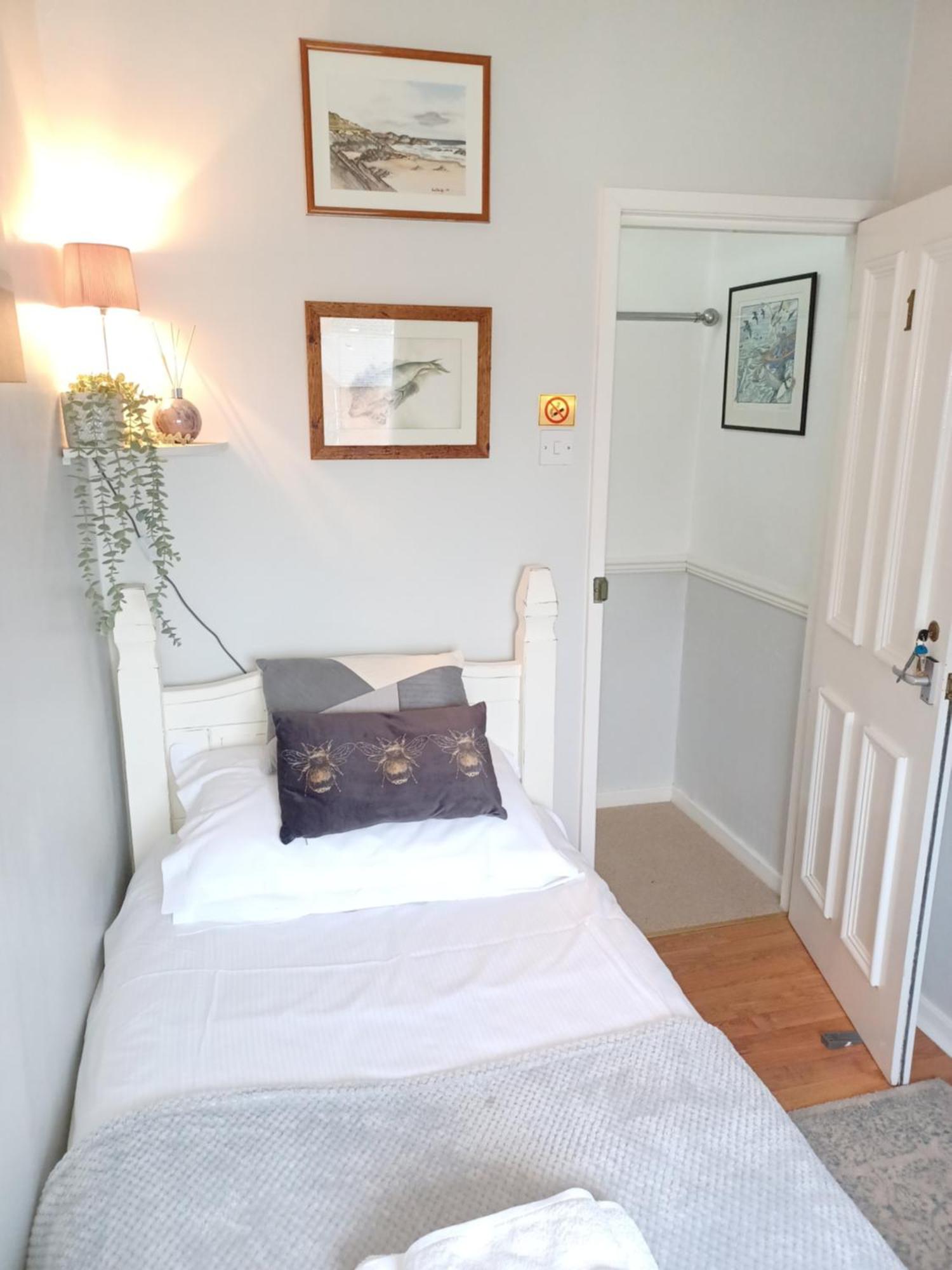 Sandsides Guest House Уитли-Бей Экстерьер фото