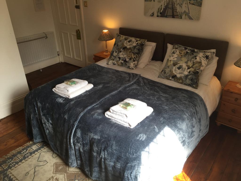 Sandsides Guest House Уитли-Бей Экстерьер фото