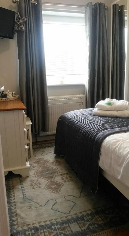 Sandsides Guest House Уитли-Бей Экстерьер фото